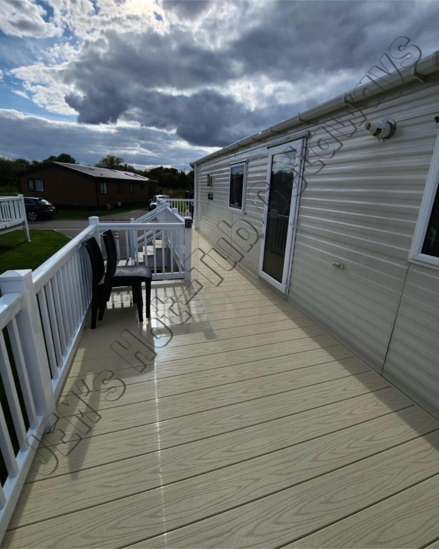 Jems Hot-Tub Getaways 6 Berth At Tattershall Lakes Exterior photo