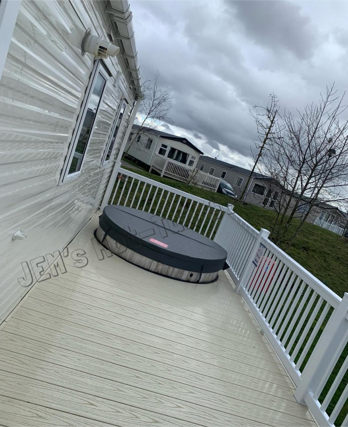 Jems Hot-Tub Getaways 6 Berth At Tattershall Lakes Exterior photo