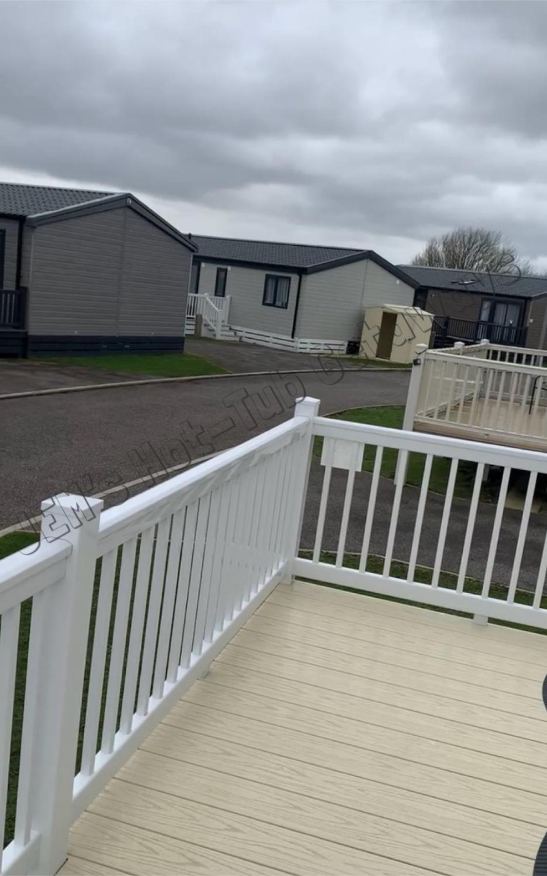 Jems Hot-Tub Getaways 6 Berth At Tattershall Lakes Exterior photo