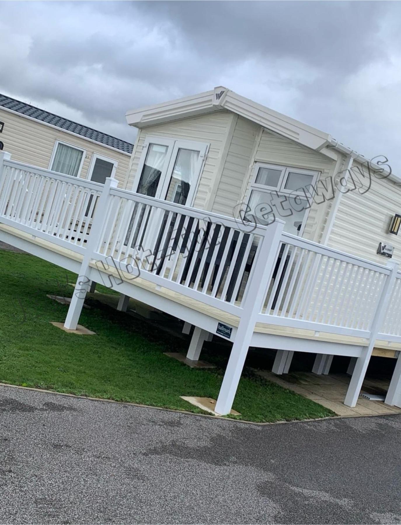 Jems Hot-Tub Getaways 6 Berth At Tattershall Lakes Exterior photo